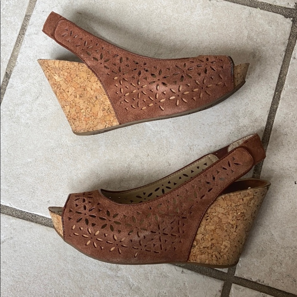 Kenneth Cole reaction platform sandal size 6.5